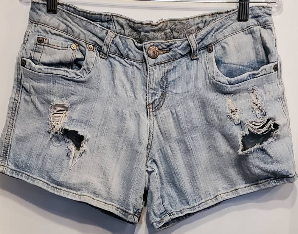 Vanilla Star Distressed Frayed Jean Shorts Junior Size 9